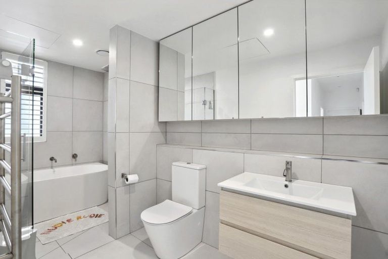 Photo of property in 45b Hudson Bay Road, Hobsonville, Auckland, 0616