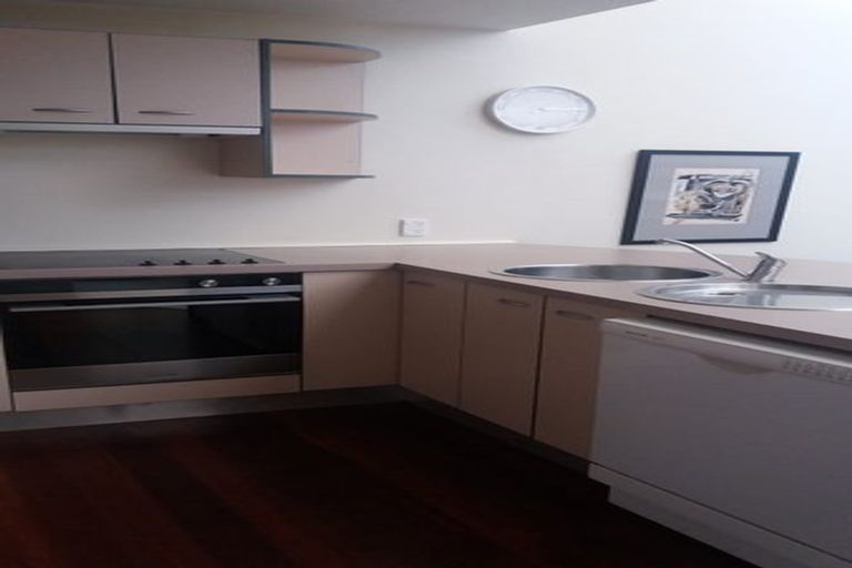 Photo of property in 17u9 Adelaide Road, Mount Cook, Wellington, 6021