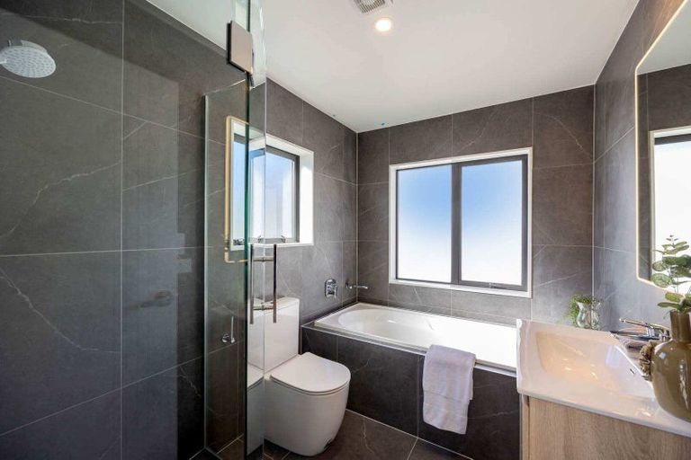 Photo of property in 35c Noall Street, Te Atatu Peninsula, Auckland, 0610