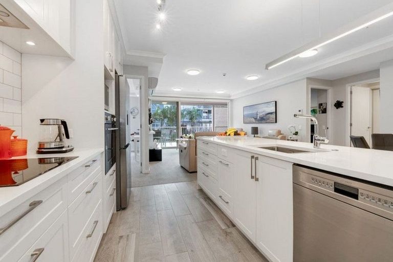 Photo of property in 237 Hibiscus Drive, Orewa, 0931