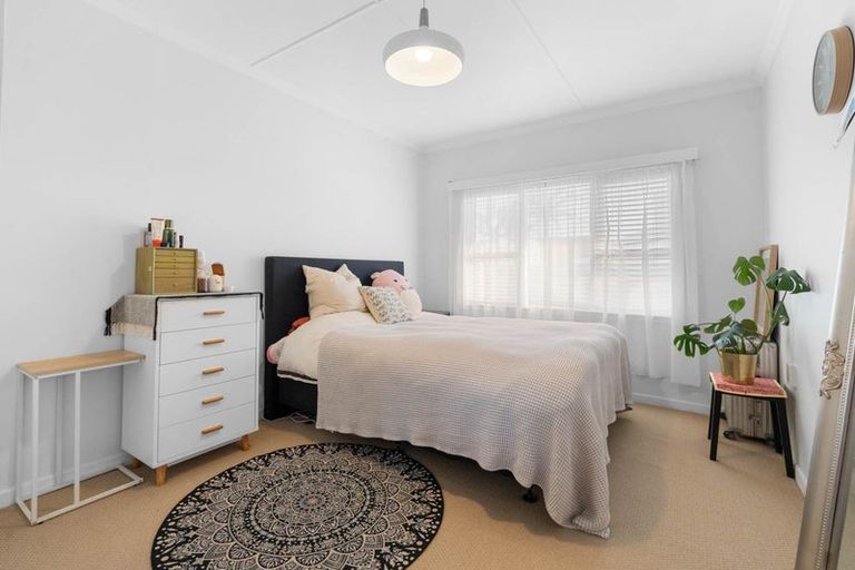 Photo of property in 2/184 Bucklands Beach Road, Bucklands Beach, Auckland, 2012