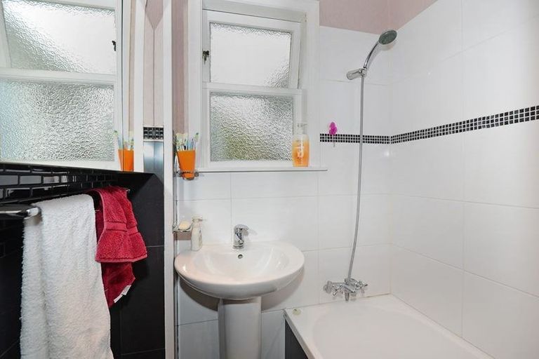 Photo of property in 7 Langford Street, Naenae, Lower Hutt, 5011