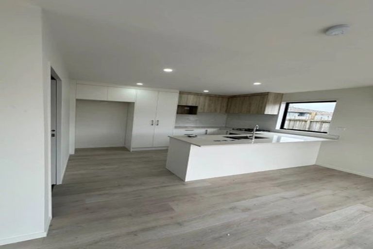 Photo of property in 60c Heybridge Street, Manurewa, Auckland, 2102