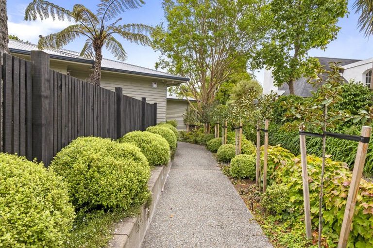 Photo of property in 19 Cremorne Avenue, Hokowhitu, Palmerston North, 4410