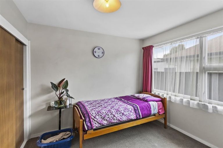 Photo of property in 2/107b Gayhurst Road, Dallington, Christchurch, 8061