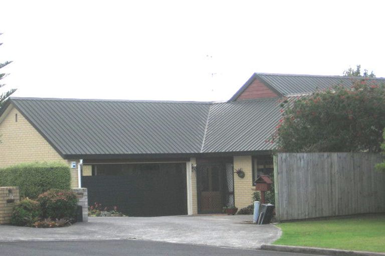 Photo of property in 15 Splendour Close, Henderson, Auckland, 0610