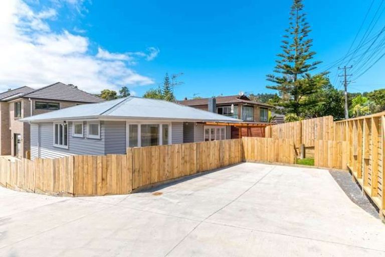 Photo of property in 130 Atkinson Road, Titirangi, Auckland, 0604