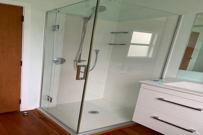 Photo of property in 16 Angell Street, Johnsonville, Wellington, 6037