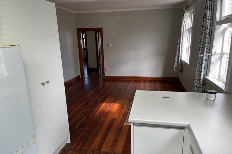 Photo of property in 56 Queens Drive, Lyall Bay, Wellington, 6022