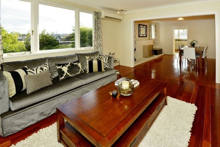 Photo of property in 1/9 Marsh Avenue, Forrest Hill, Auckland, 0620