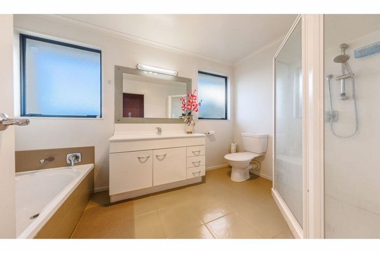 Photo of property in 2/127 Coronation Road, Papatoetoe, Auckland, 2025