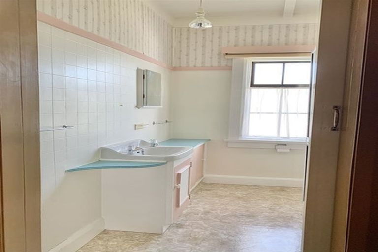 Photo of property in 16 Wallace Road, Waipukurau, 4200