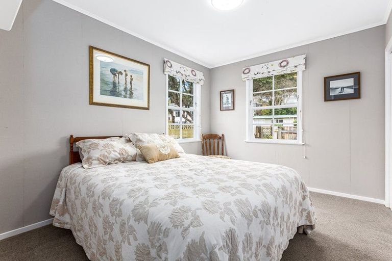 Photo of property in 7 Luff Place, Whitby, Porirua, 5024