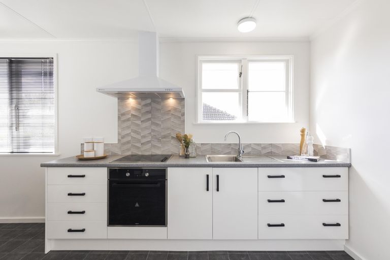 Photo of property in 2 Avon Terrace, Roslyn, Palmerston North, 4414