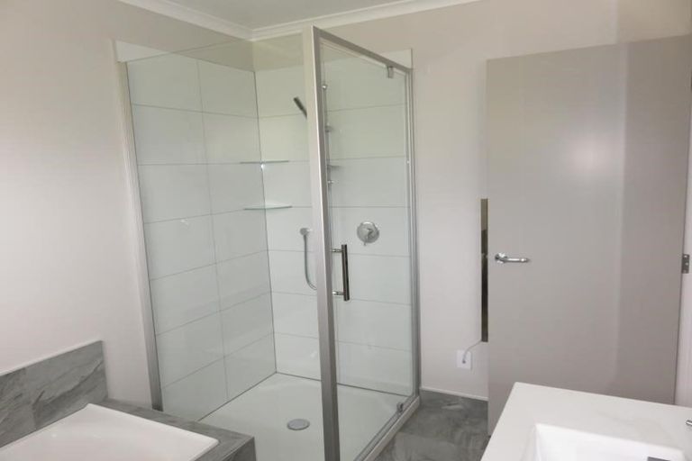 Photo of property in 102 Melksham Drive, Churton Park, Wellington, 6037