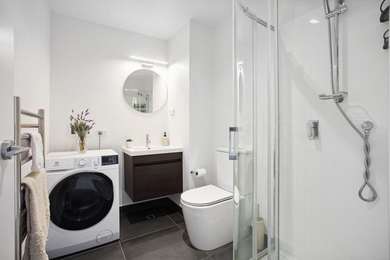 Photo of property in 3/2 Sioux Road, Hobsonville, Auckland, 0616