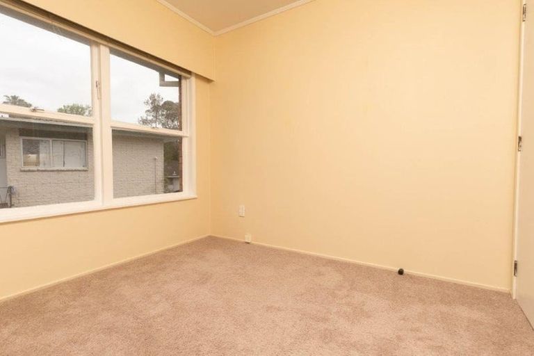 Photo of property in 36b Ayton Drive, Totara Vale, Auckland, 0629