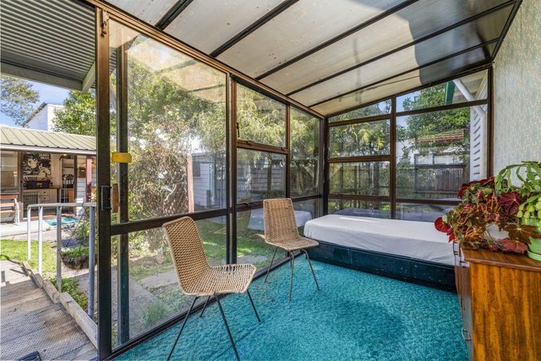 Photo of property in 11 Bartlett Street, Riccarton, Christchurch, 8011