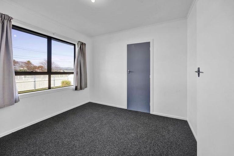 Photo of property in 10 Ramanui Avenue, Hawera, 4610