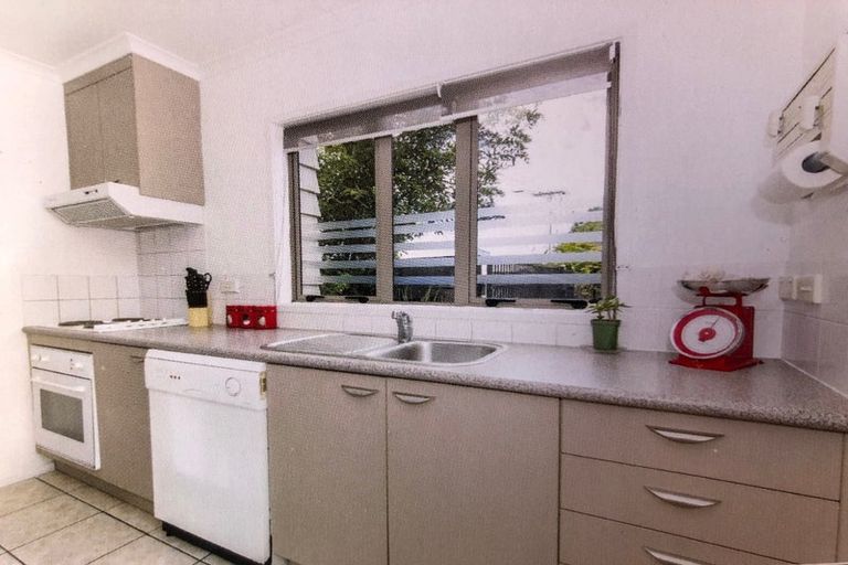 Photo of property in 1/4 Keeling Road, Henderson, Auckland, 0612