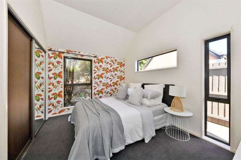 Photo of property in 43n Waimairi Road, Upper Riccarton, Christchurch, 8041