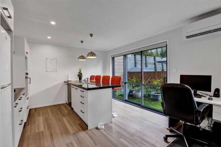 Photo of property in 16 Nukuroa Close, Waitara, 4320