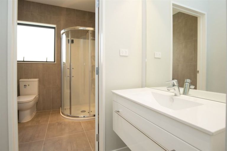 Photo of property in 104 Godfrey Drive, Orewa, 0931