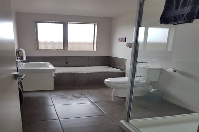 Photo of property in 2/2 Harkness Place, Westport, 7825