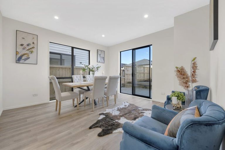 Photo of property in 7 Woven Place, Karaka, 2113
