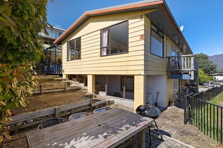 Photo of property in 20 Panorama Terrace, Queenstown, 9300