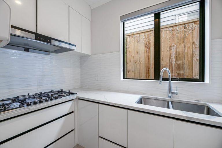 Photo of property in 73a Granville Drive, Massey, Auckland, 0614