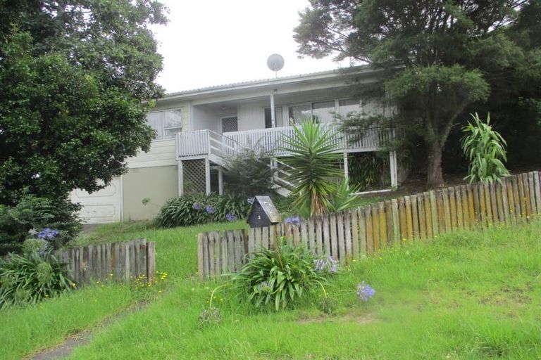 Photo of property in 1 Jarrah Place, Massey, Auckland, 0614