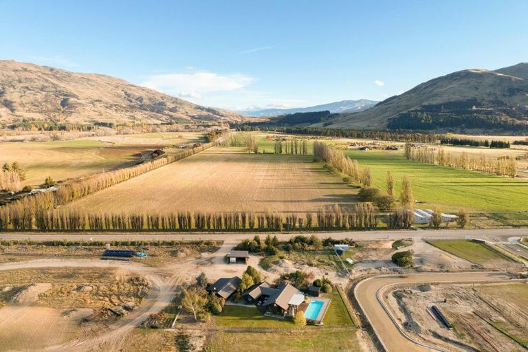 Photo of property in 32 Sarahs Hill, Hahei, Whitianga, 3591