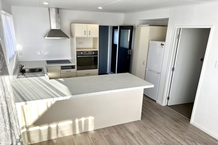 Photo of property in 12 Palliser Place, Milson, Palmerston North, 4414