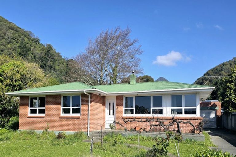Photo of property in 20 Scotland Street, Picton, 7220