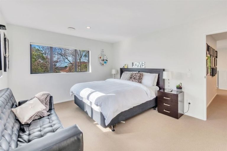 Photo of property in 7a Roberts Road, Te Atatu South, Auckland, 0610