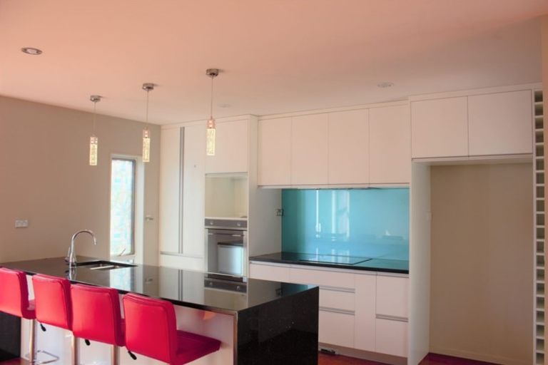 Photo of property in 76a Tamahere Drive, Glenfield, Auckland, 0629