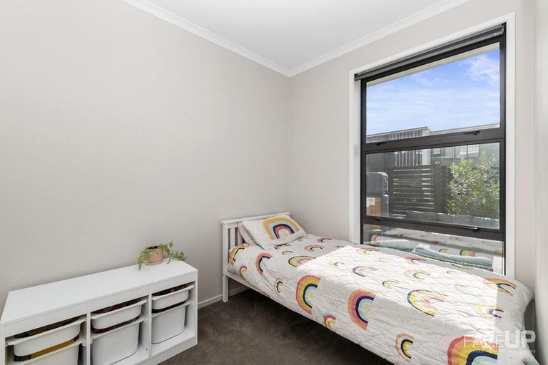 Photo of property in 22 Raranga Lane, Hobsonville, Auckland, 0616