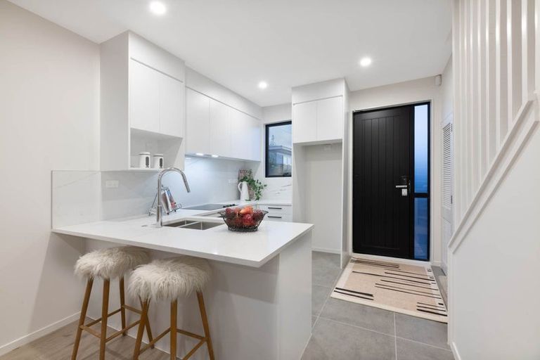 Photo of property in 3/11 Jaemont Avenue, Te Atatu South, Auckland, 0610