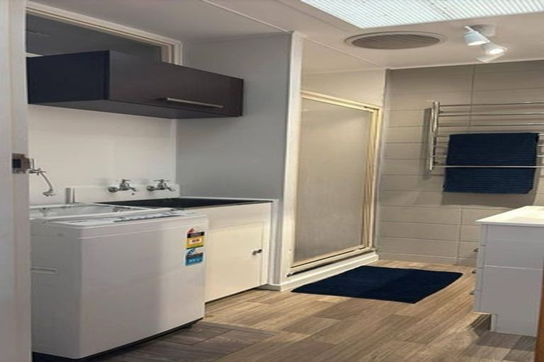 Photo of property in 14 Clendon Court, Roslyn, Palmerston North, 4414