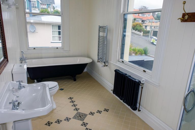 Photo of property in 1 Ure Street, South Hill, Oamaru, 9400