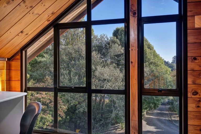 Photo of property in 21b Sequoia Grove, Merrilands, New Plymouth, 4312