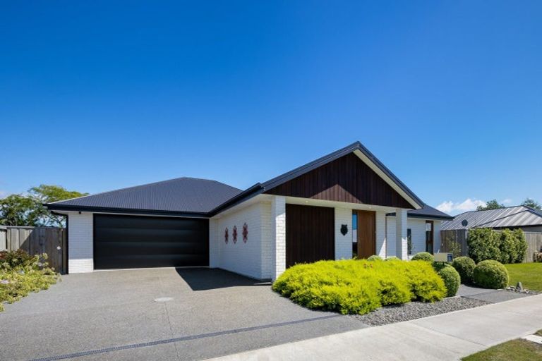 Photo of property in 2 Deans Place, Amberley, 7410