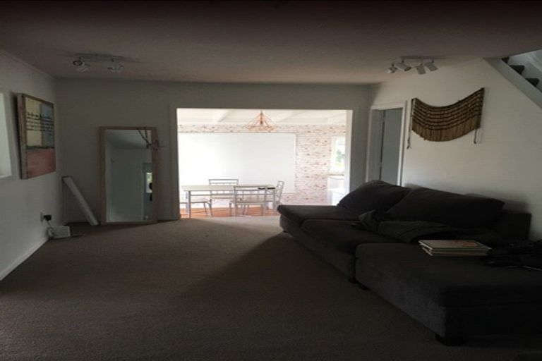 Photo of property in 37 Makiri Street, Helensville, 0800