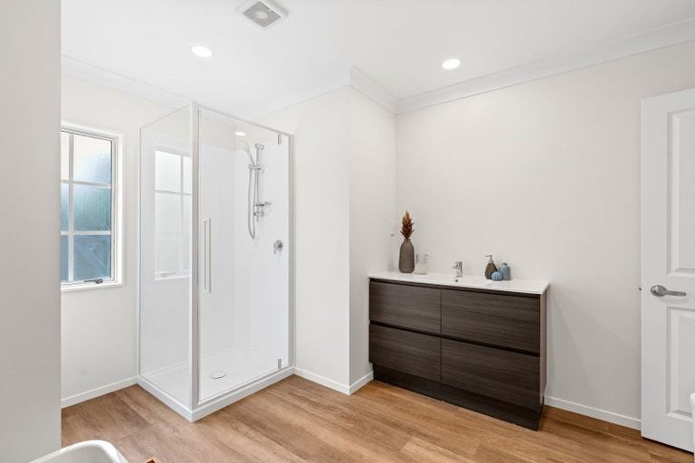 Photo of property in 14 Olliver Grove, Waikanae Beach, Waikanae, 5036
