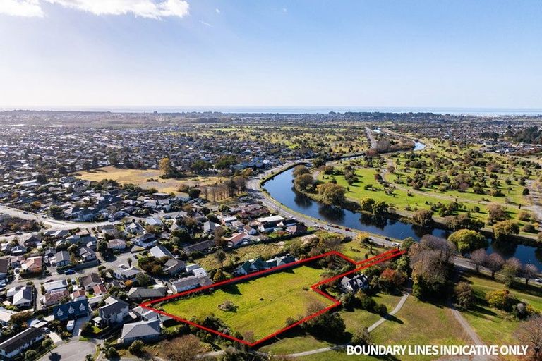 Photo of property in 225 New Brighton Road, Burwood, Christchurch, 8061