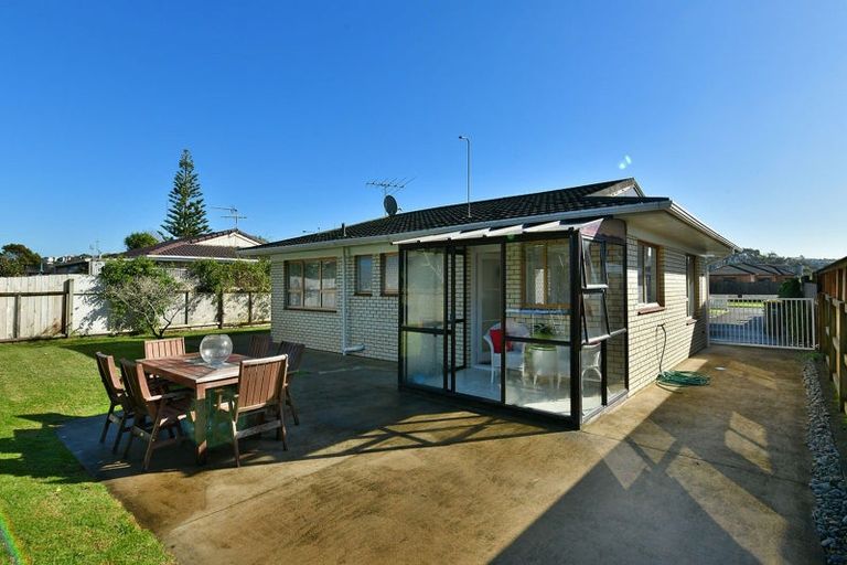 Photo of property in 2/92 Florence Avenue, Orewa, 0931