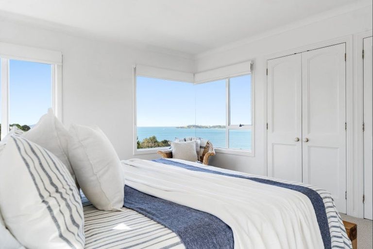 Photo of property in 6 Puriri Place, Sandspit, Warkworth, 0982