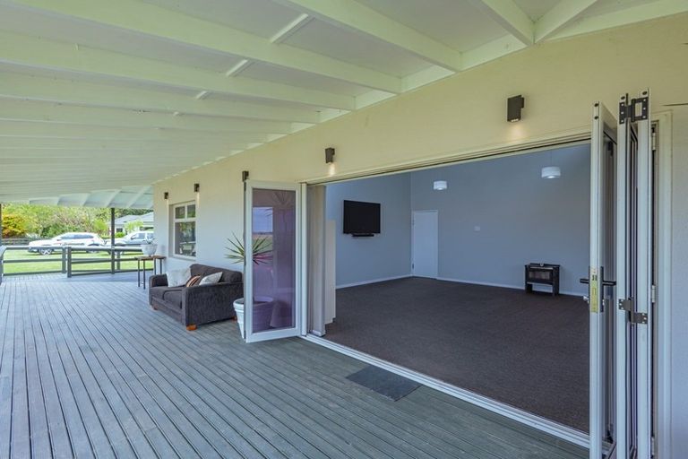 Photo of property in 10 Tui Glen Drive, Levin, 5571