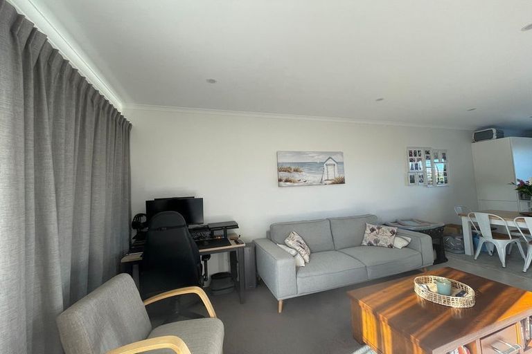 Photo of property in 36 Owen Chapman Drive, Red Beach, 0932